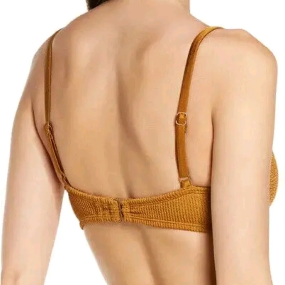 Good American wrinkled women's swimsuit top size 5, twisted design and snap back